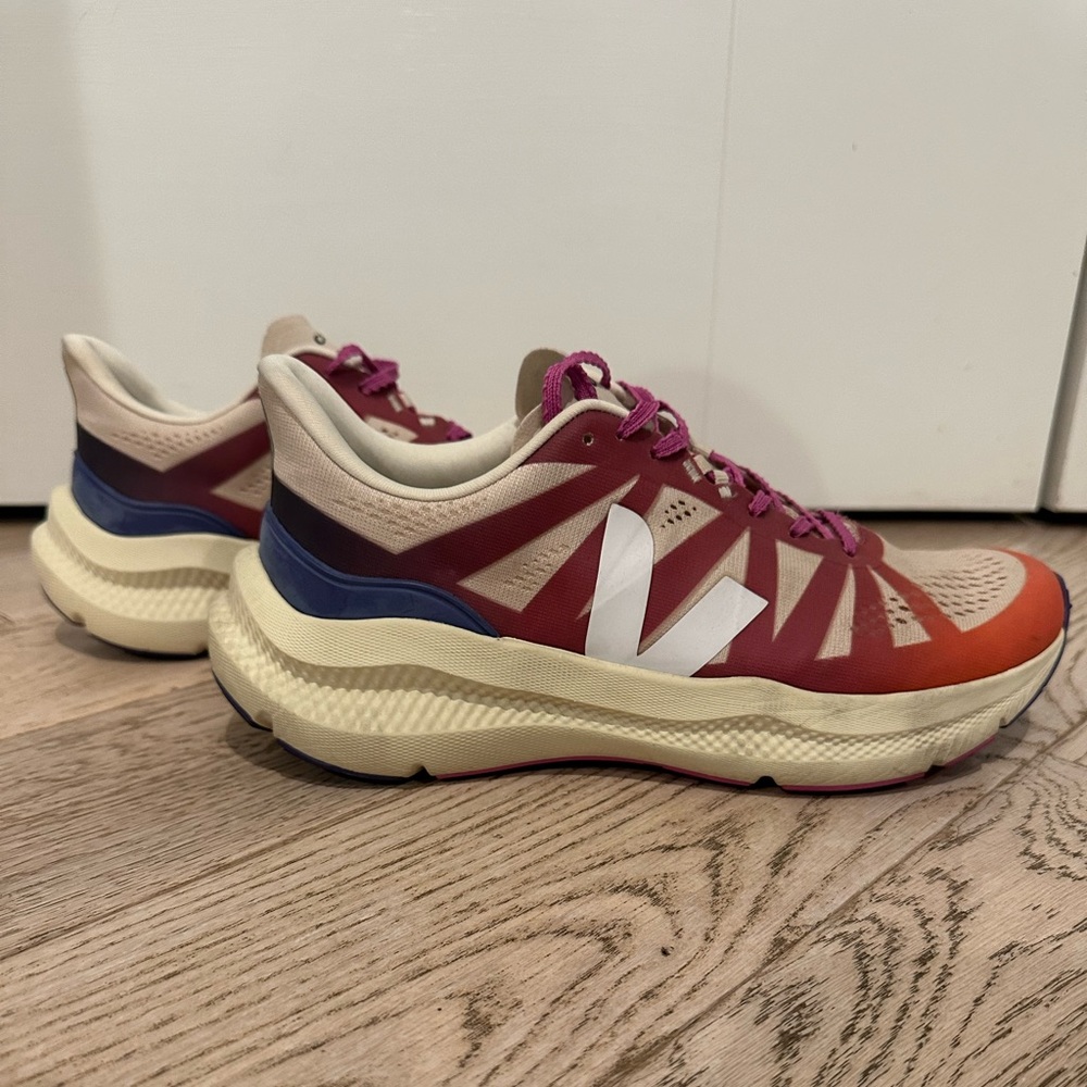 VEJA CONDOR 3 ENGINEERED-MESH AREIA WHITE GRADIENT RUNNING SHOE
